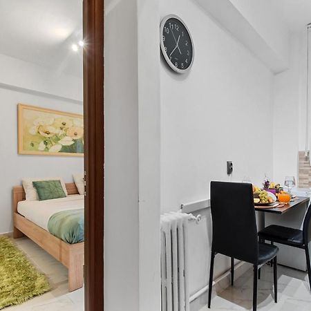 Central Studio Emerald Apartment Bucureşti Exterior foto