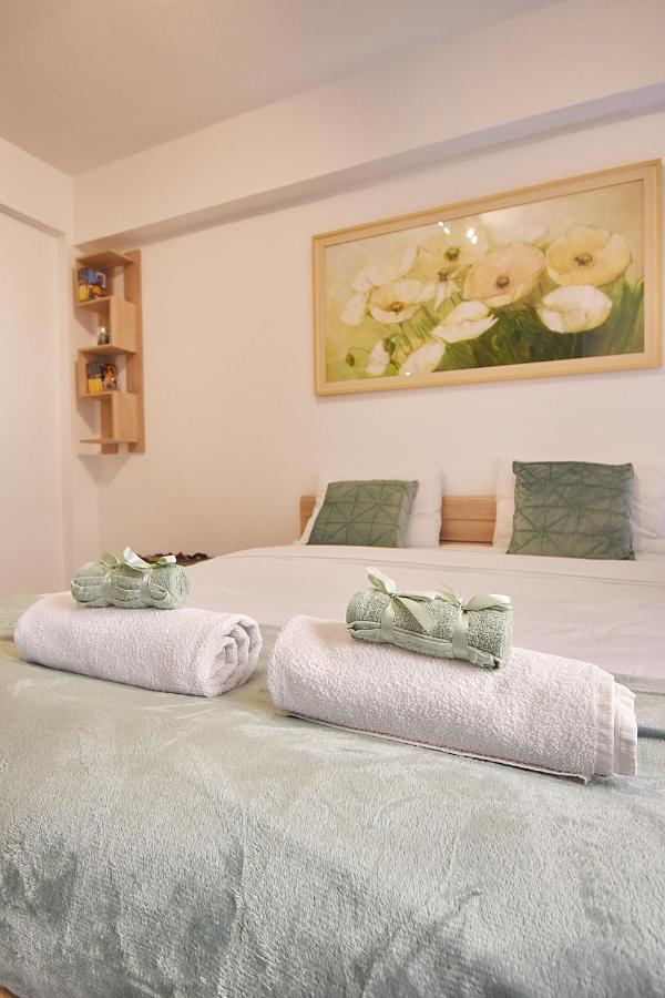 Central Studio Emerald Apartment Bucureşti Exterior foto
